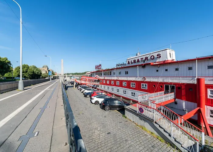 Botel Albatros