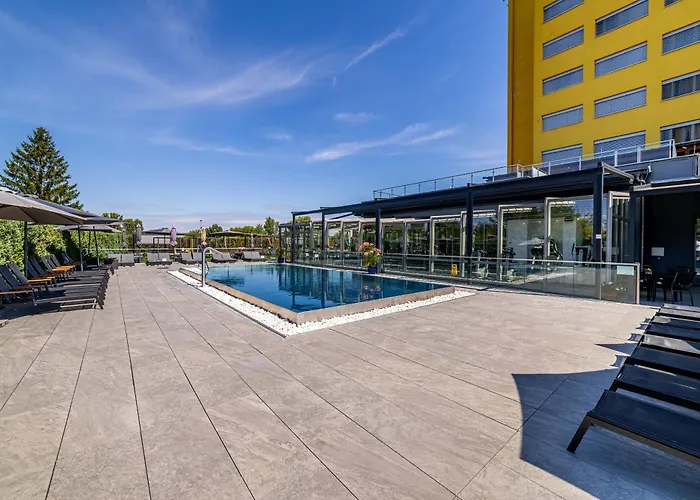 Hotel Aura Design & Garden Pool