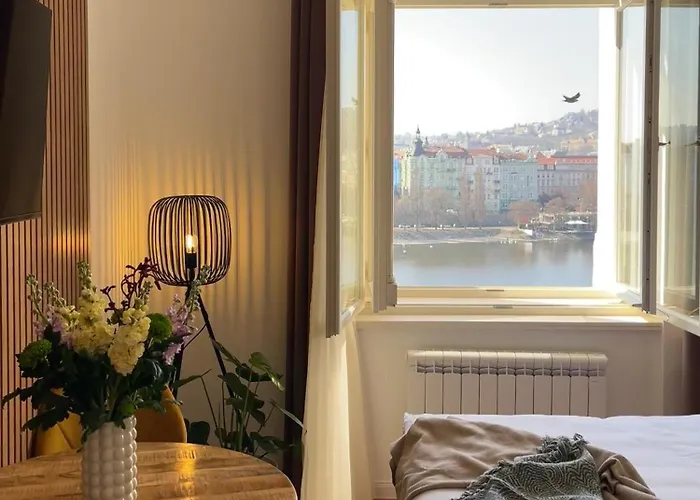 Rasinovo Nabrezi - Riverside Residence