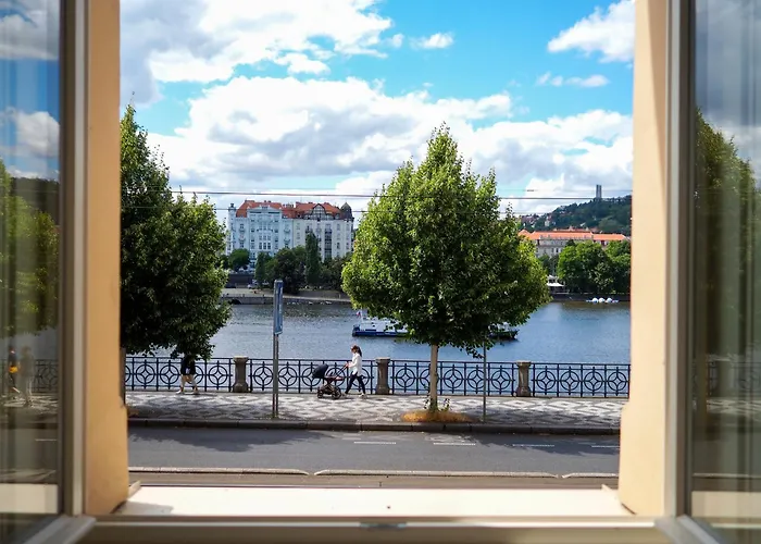 Rasinovo Nabrezi - Riverside Residence